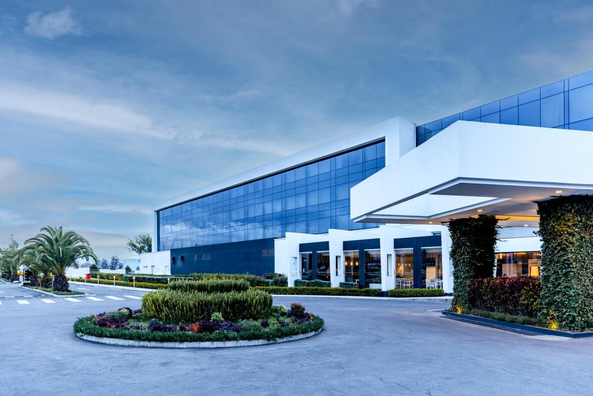 Eb Hotel By Eurobuilding Quito Airport Tababela Exterior photo