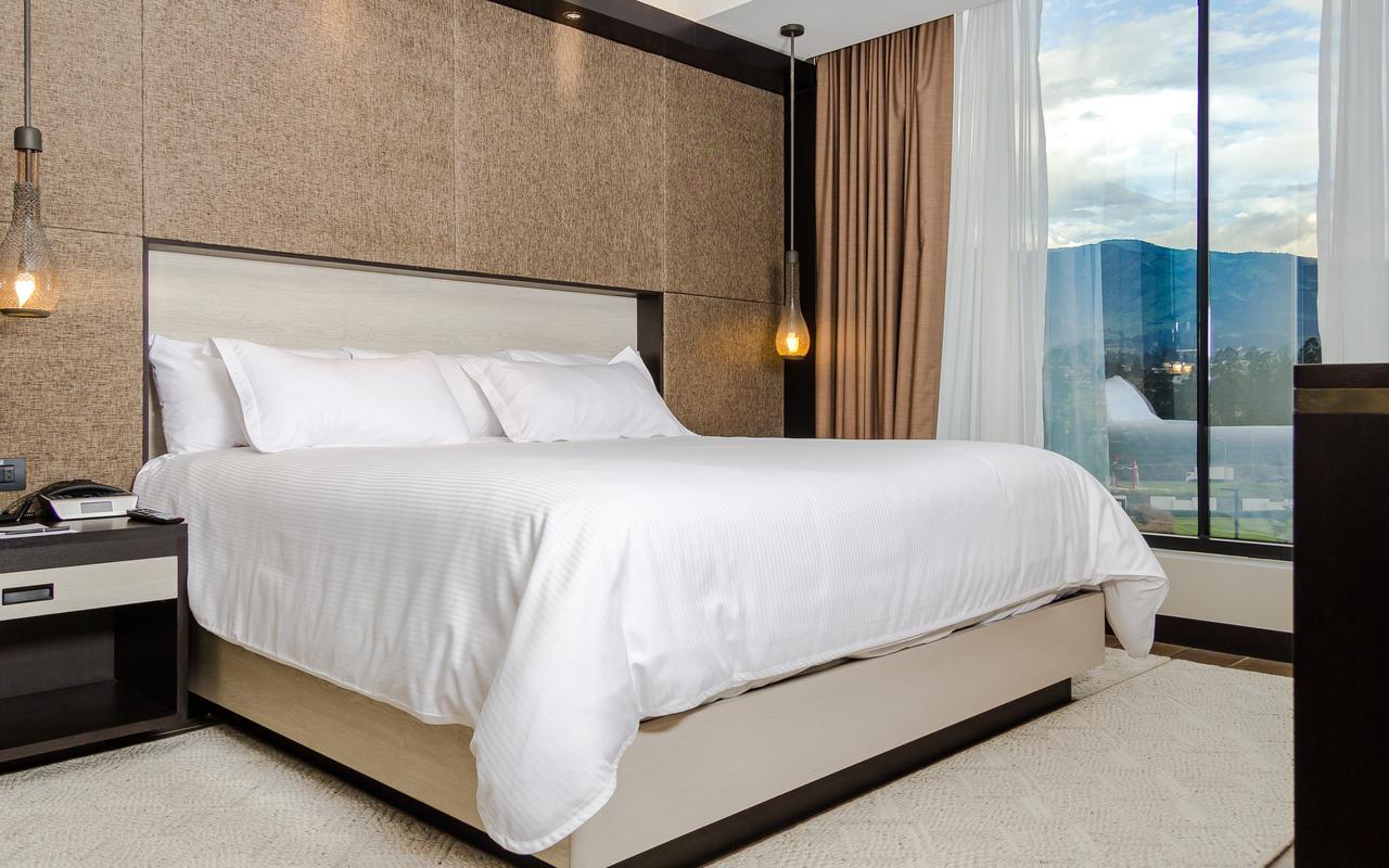 Eb Hotel By Eurobuilding Quito Airport Tababela Exterior photo